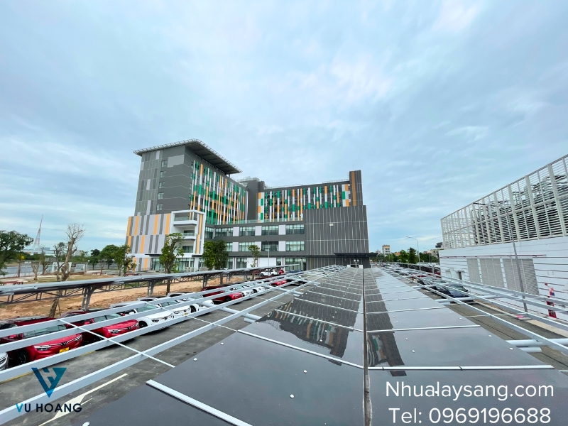 Vũ Hoàng thi công mái nhựa Poly