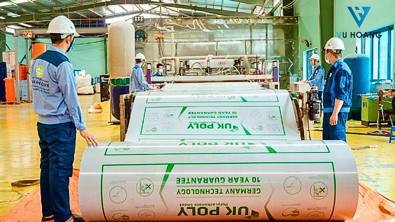 Sản phẩm nhựa lấy sáng đặc Vũ Hoàng