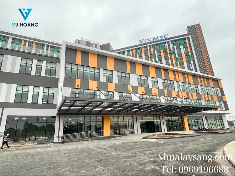 Thi công nhựa lấy sáng cho bệnh viện
